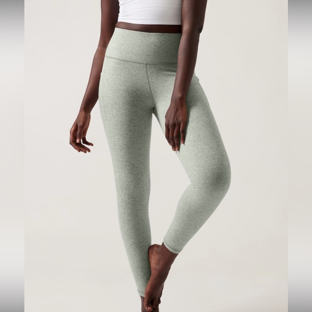 Athleta Salutation Stash Pocket II Softluxe Tight